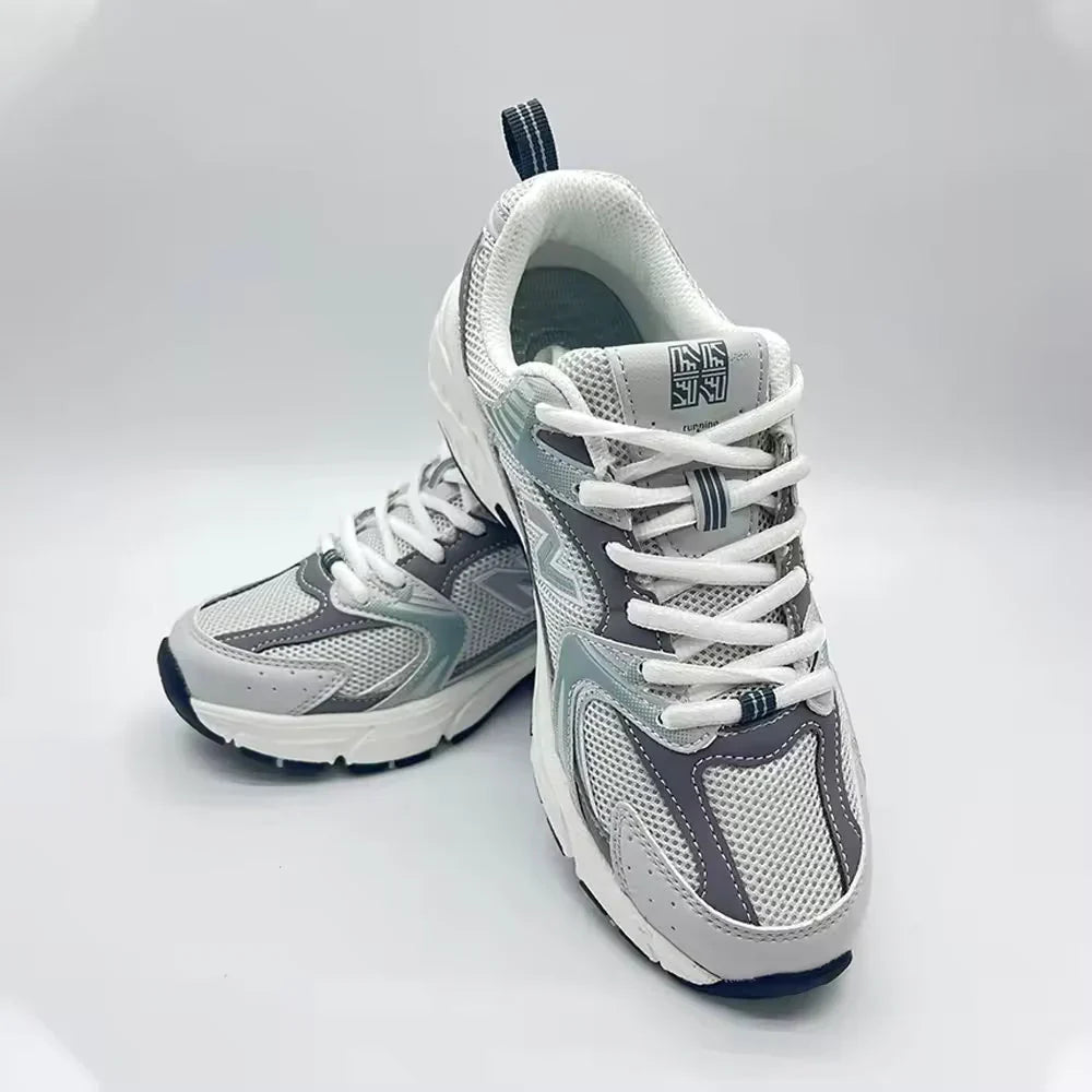 New Balnace sneakers