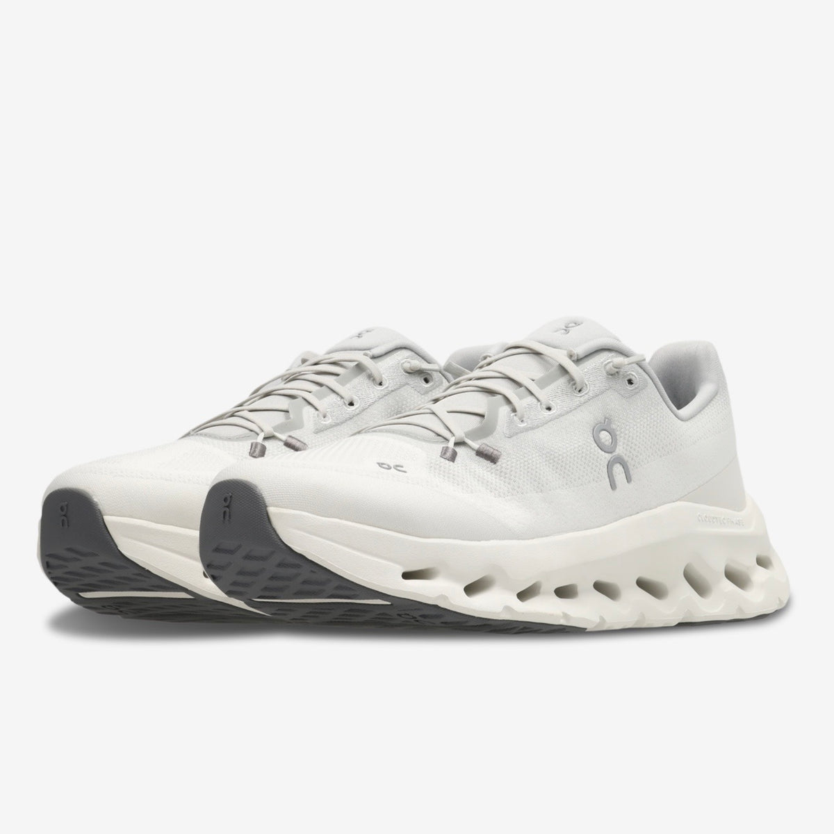 On CLOUDTlLT sneakers